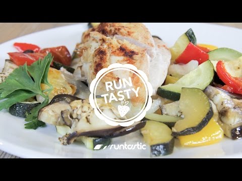 Perfect Low-Carb Meal: Hummus-Crusted Chicken with Vegetables (Runtasty)