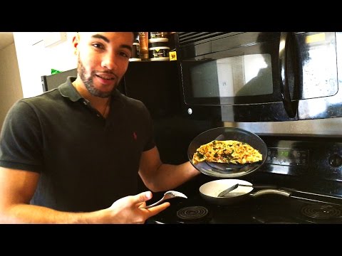 Walt Workout Recipes – Low Carb Cheesy Chicken & Spinach Omelette (4K)